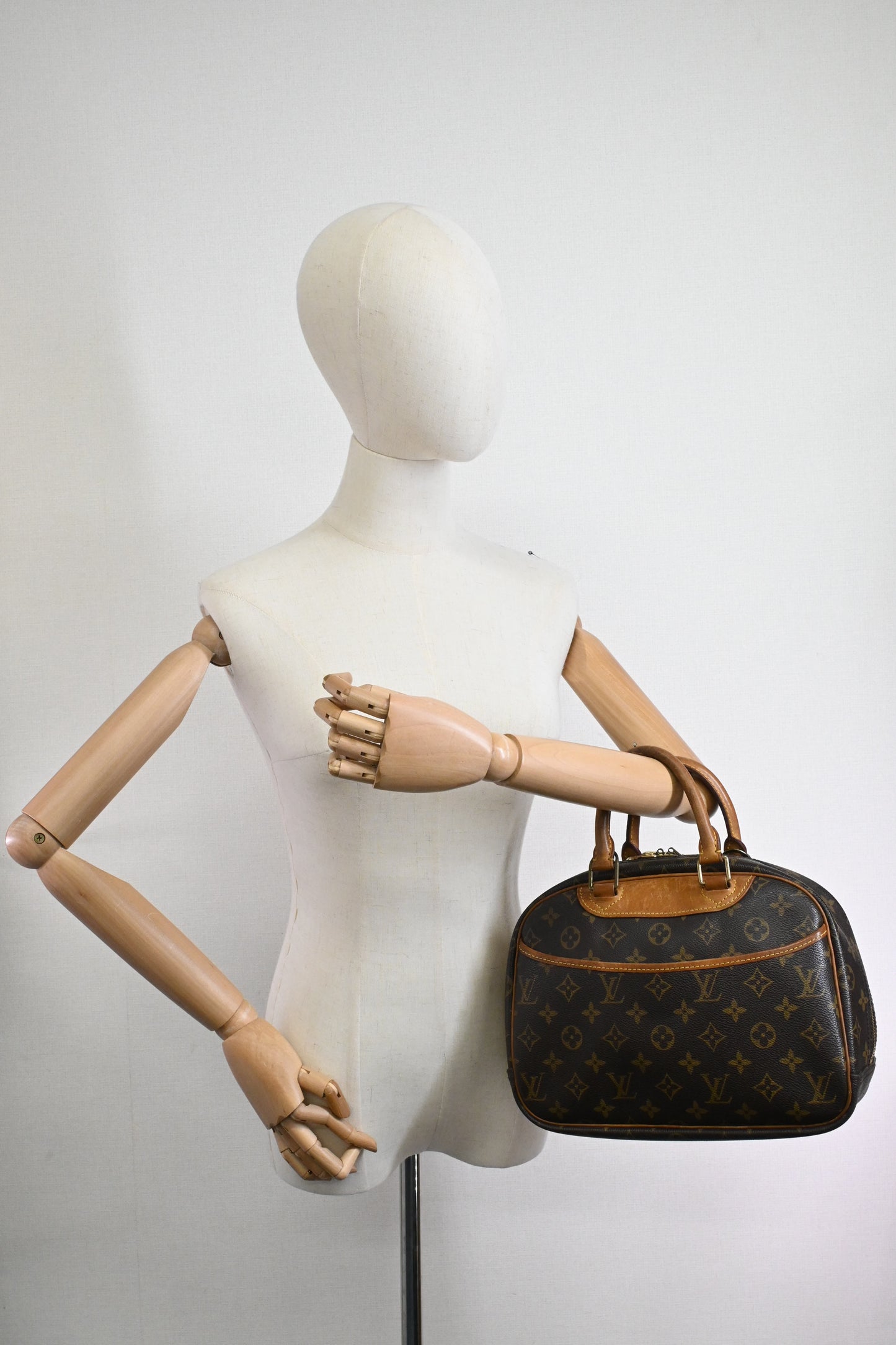 Louis Vuitton Trouville in Monogram Canvas
