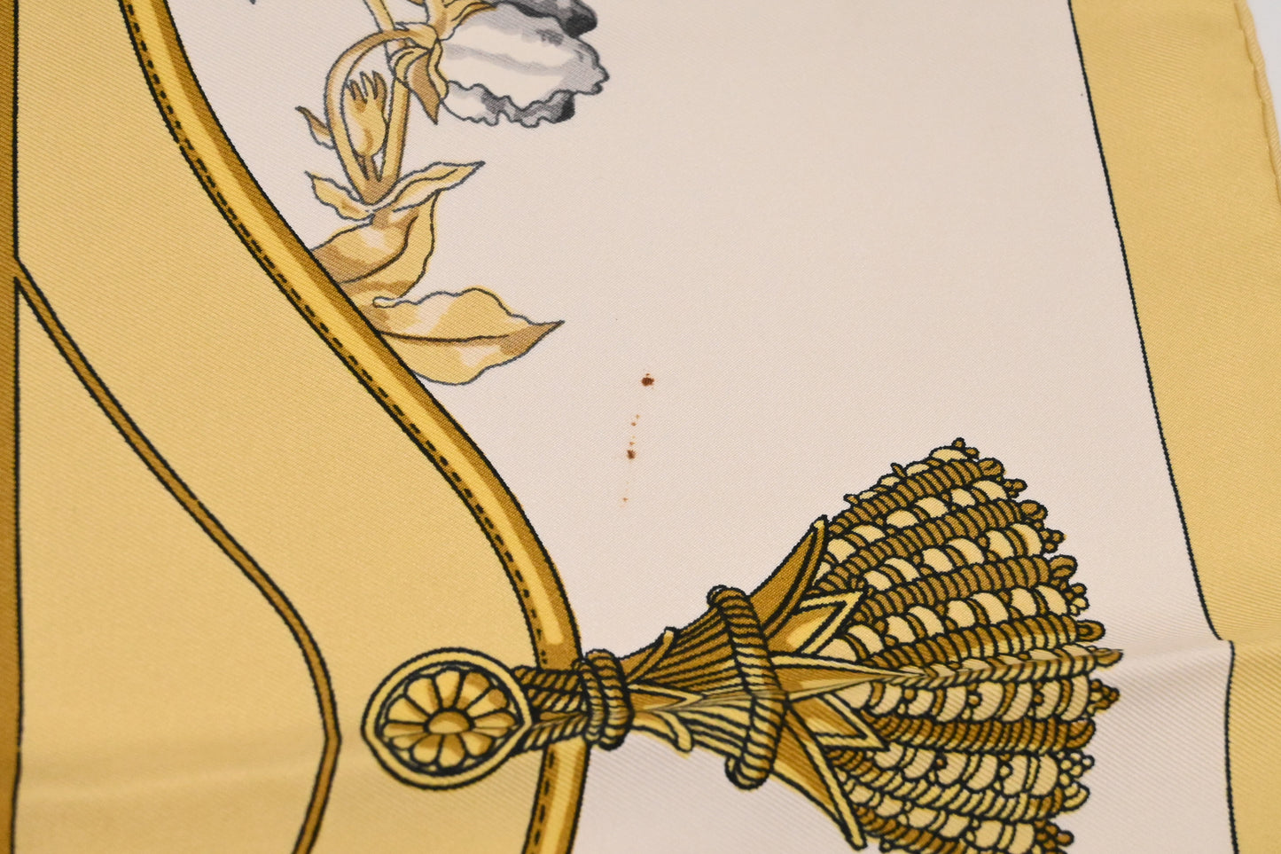 Hermes 'Harnais Francais' Carre 90 in Light Yellow Silk