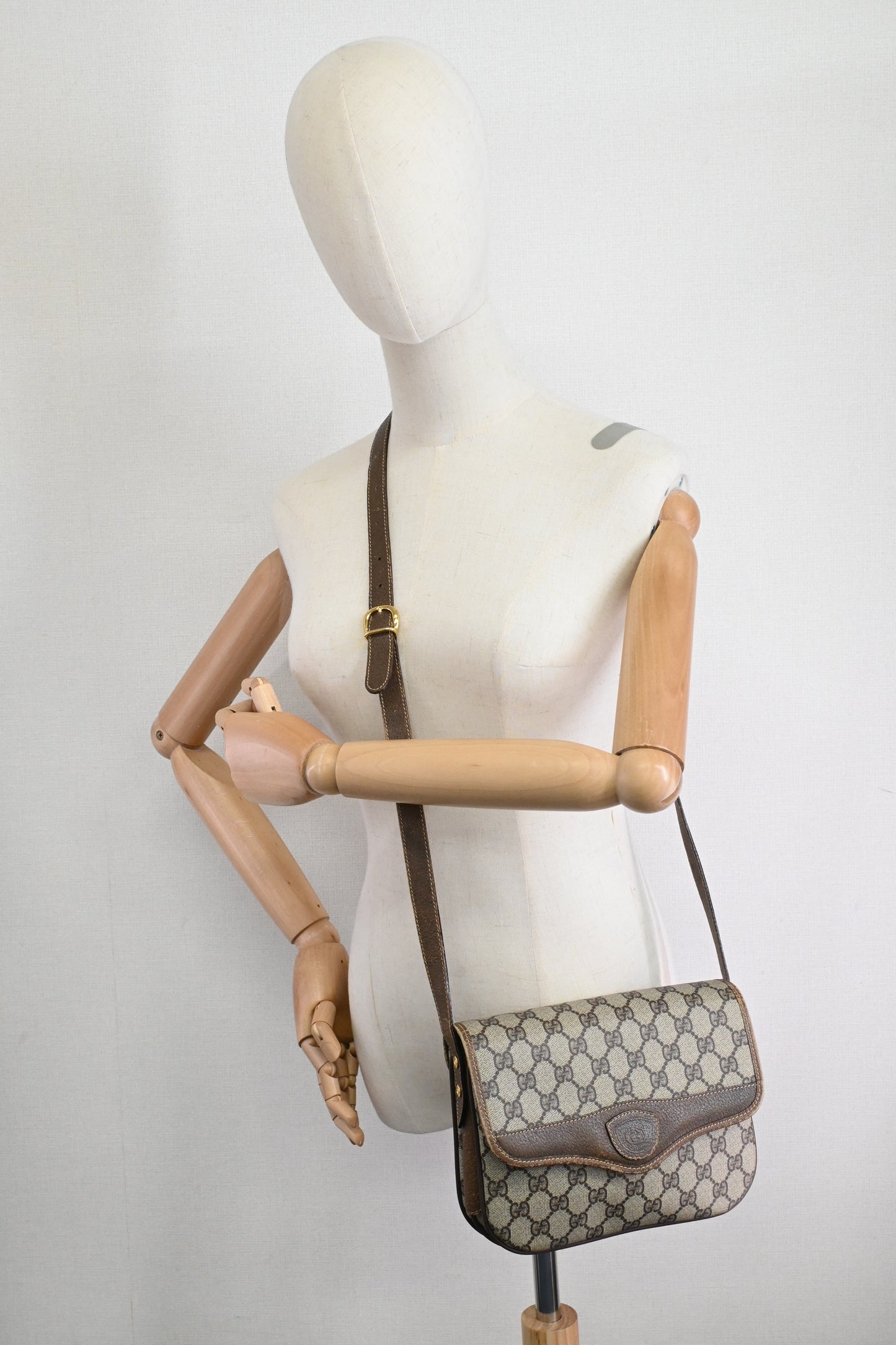 Gucci Crossbody in GG Supreme Canvas