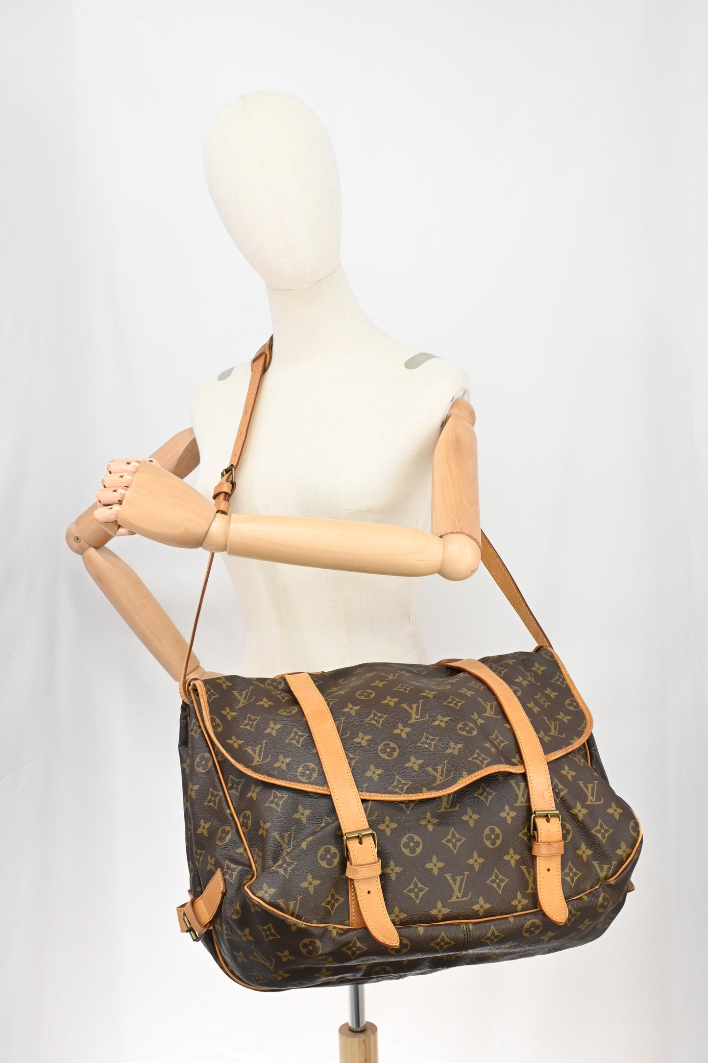 Louis Vuitton Saumur 43 in Monogram Canvas