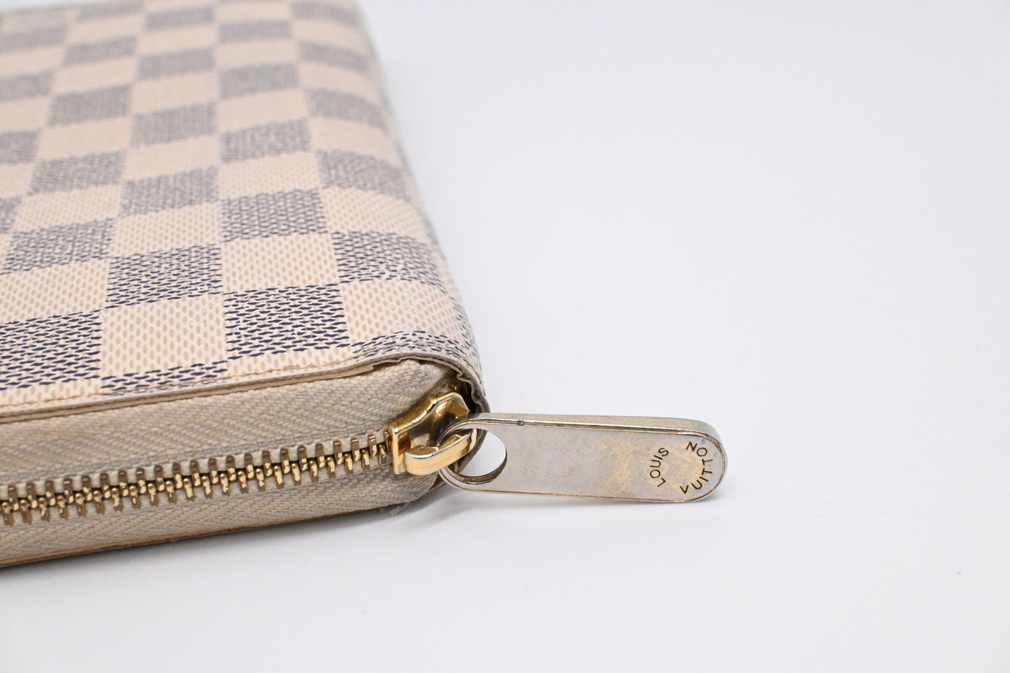 Louis Vuitton Zippy Wallet in Damier Azur Canvas