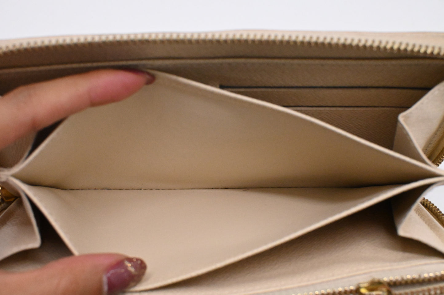 Louis Vuitton Zippy Wallet in Damier Azur Canvas