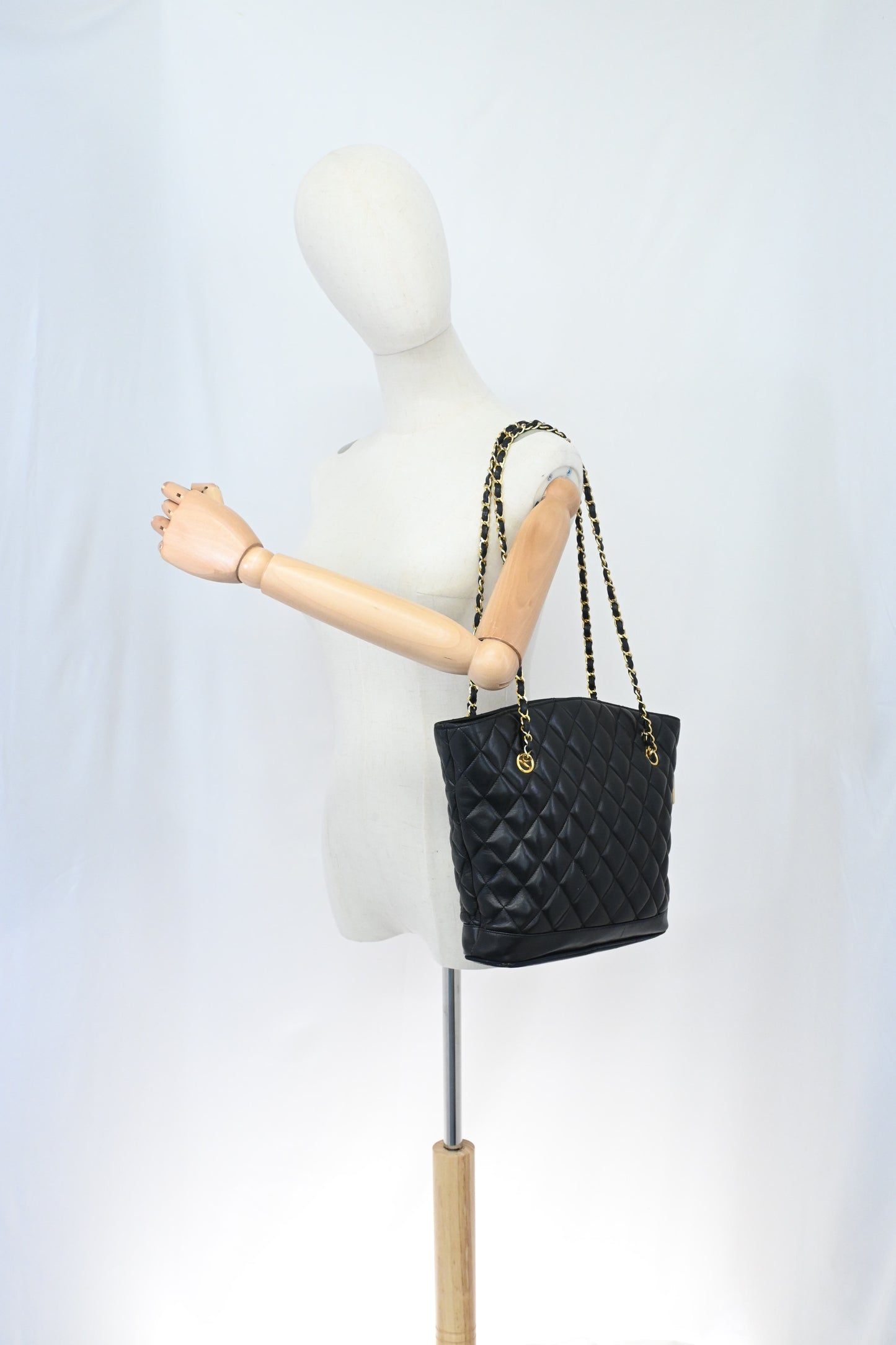 Chanel Chain Shoulder Bag in Black Leather