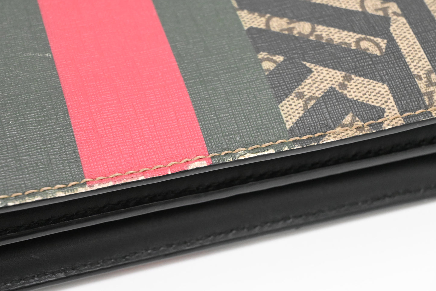 Gucci Bee Clutch in GG Supreme Canvas
