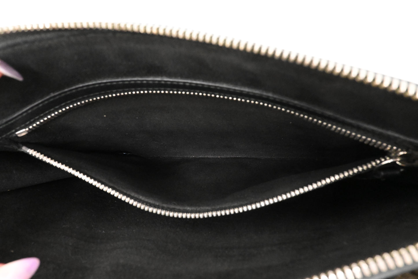 Gucci Bee Clutch in GG Supreme Canvas
