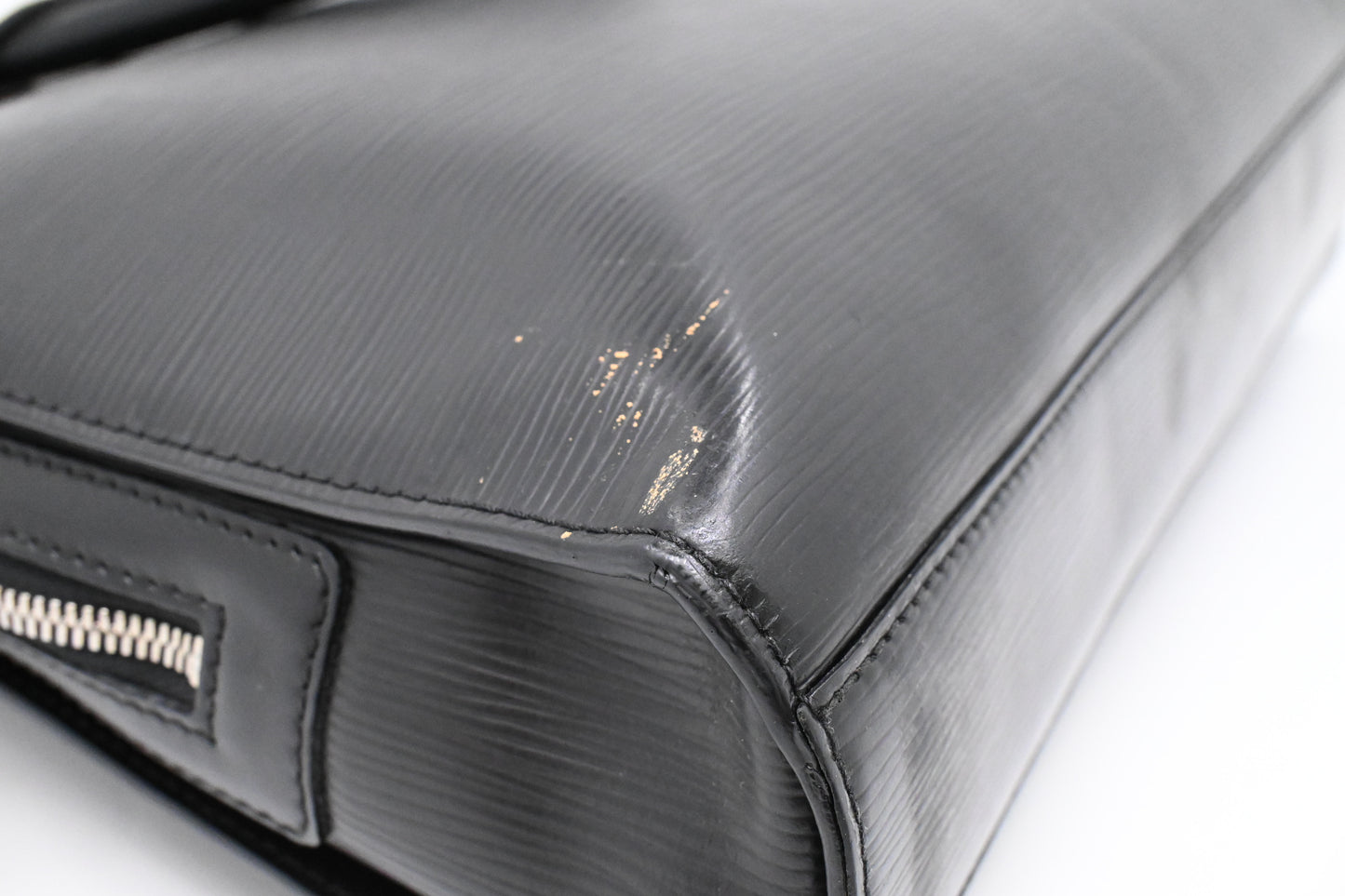 Louis Vuitton Bassano in Black Epi Leather
