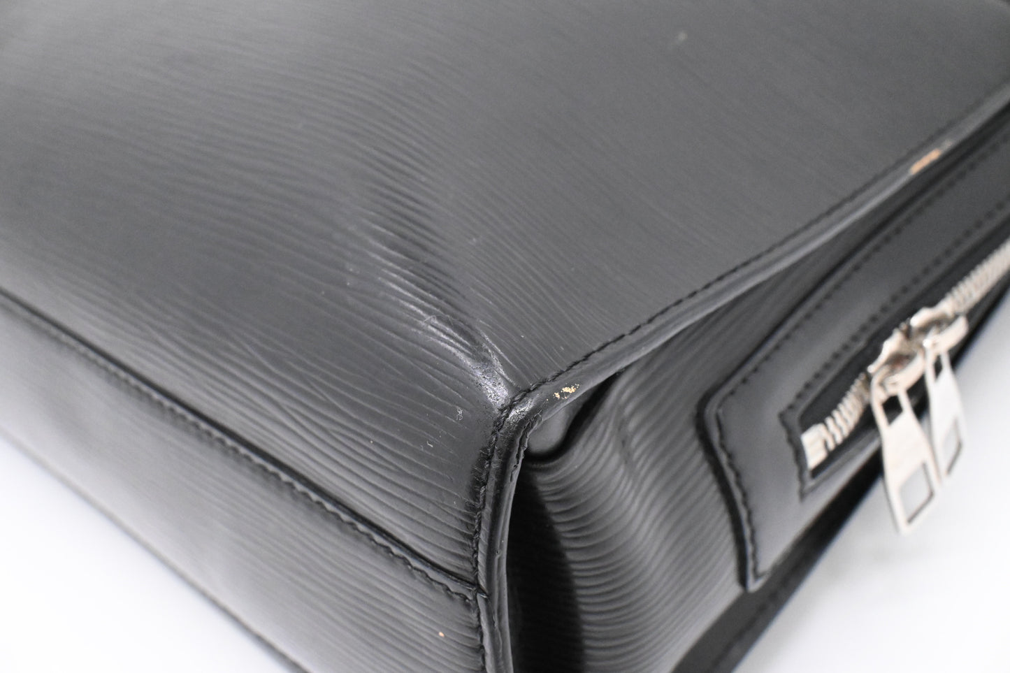 Louis Vuitton Bassano in Black Epi Leather