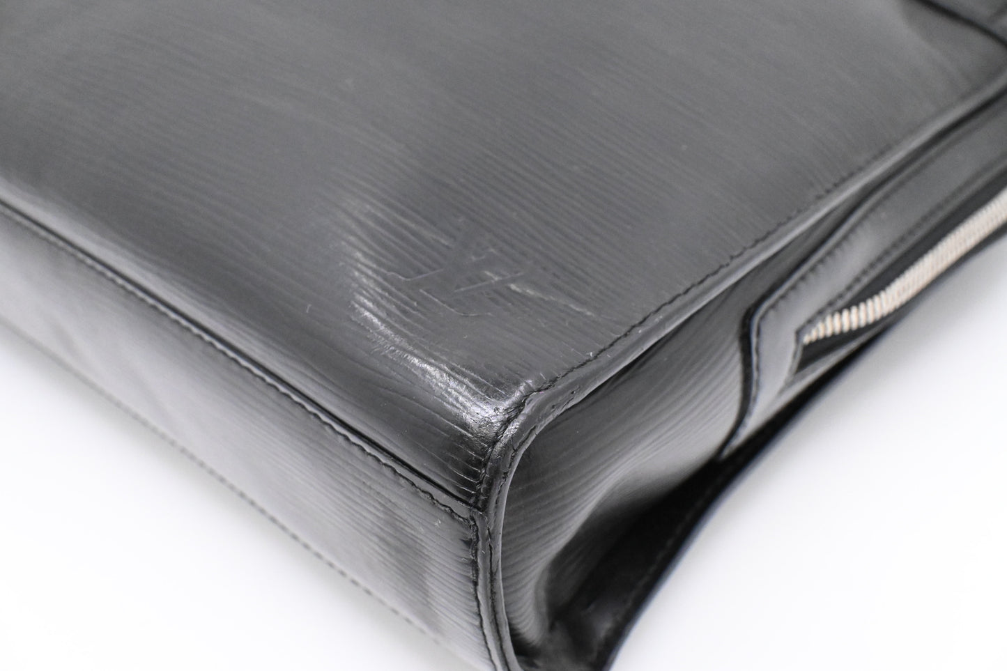 Louis Vuitton Bassano in Black Epi Leather
