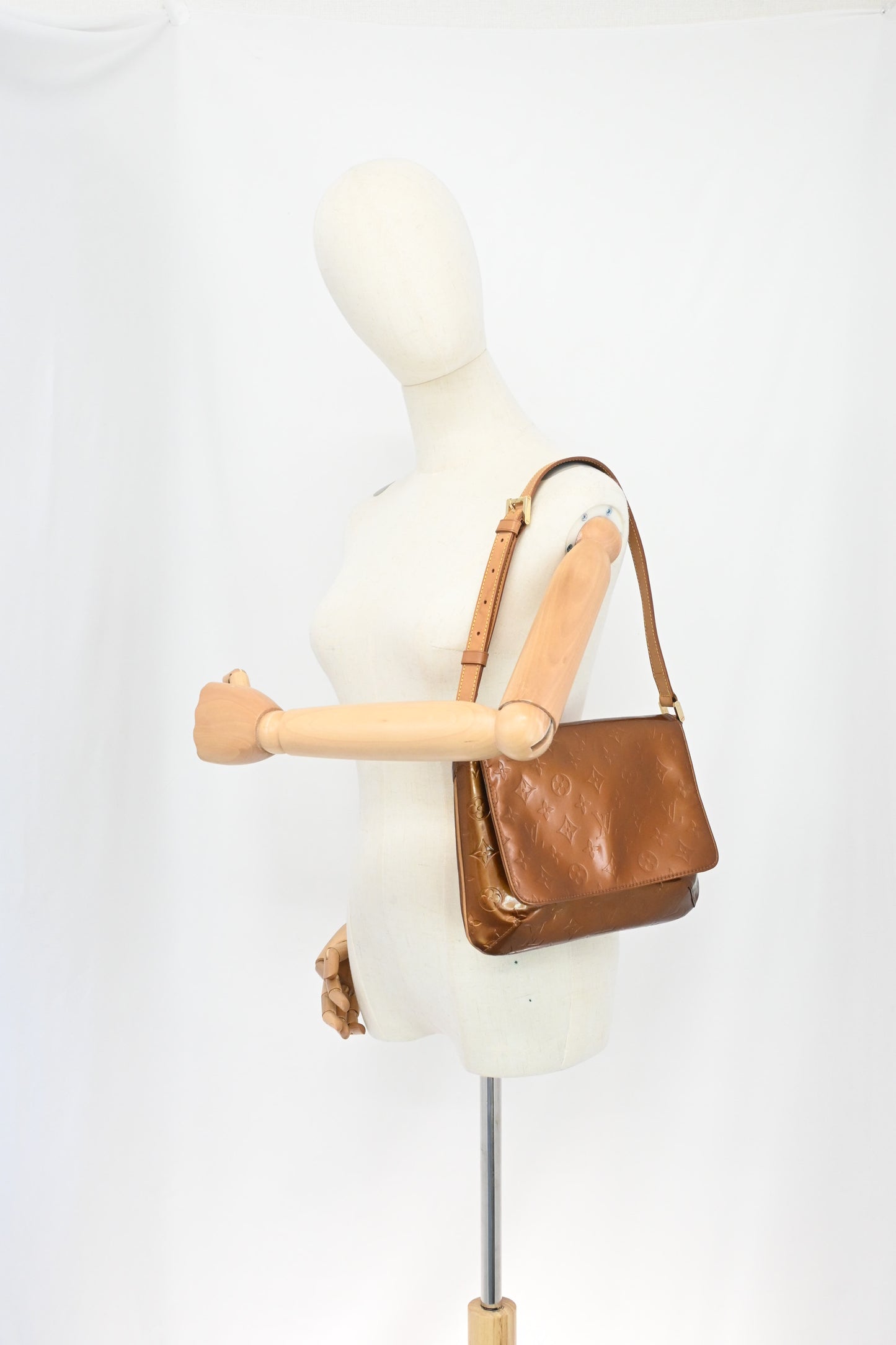 Louis Vuitton Thompson Street in Brown Vernis Leather