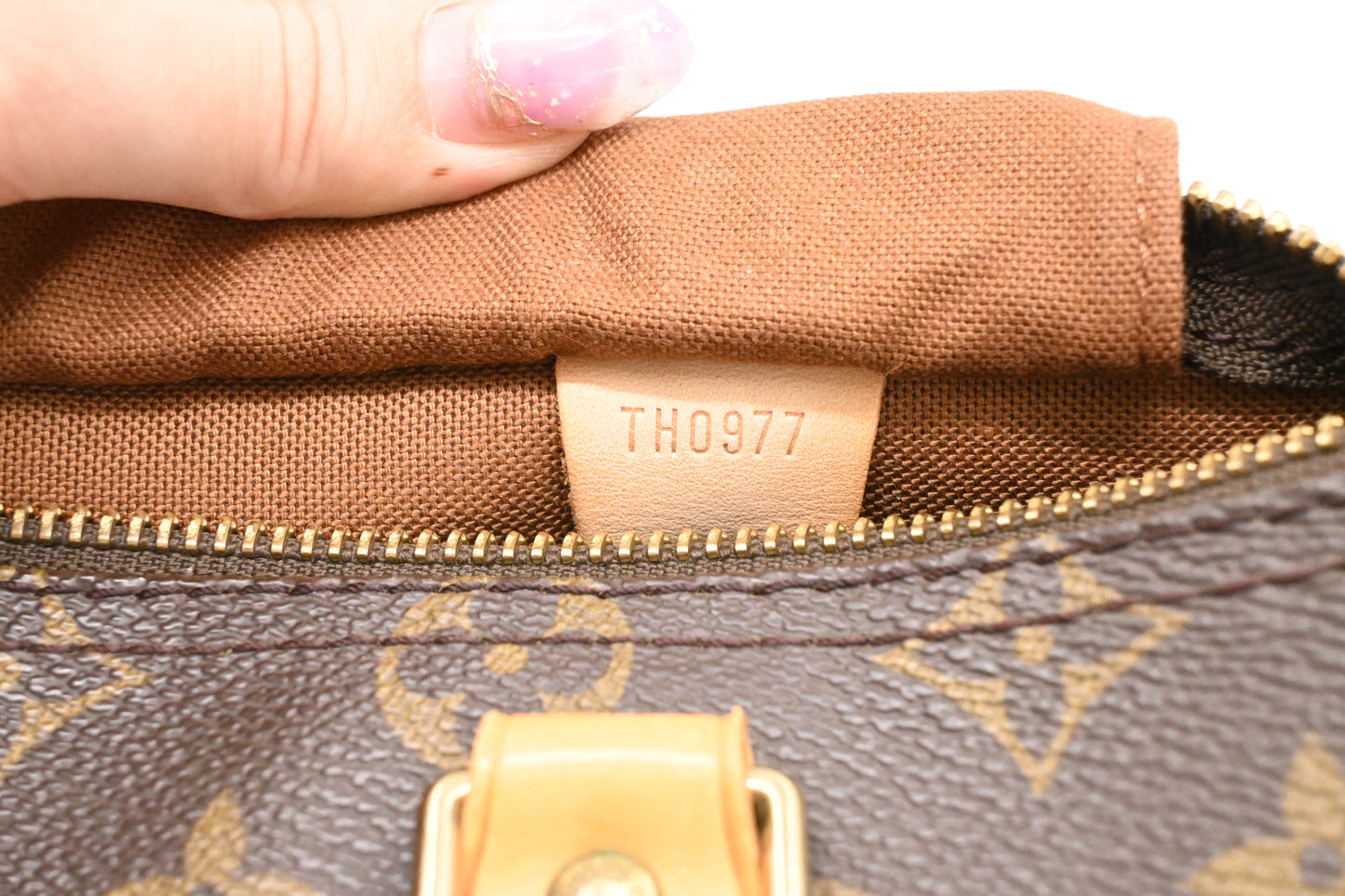 Louis Vuitton Speedy 25 in Monogram Canvas