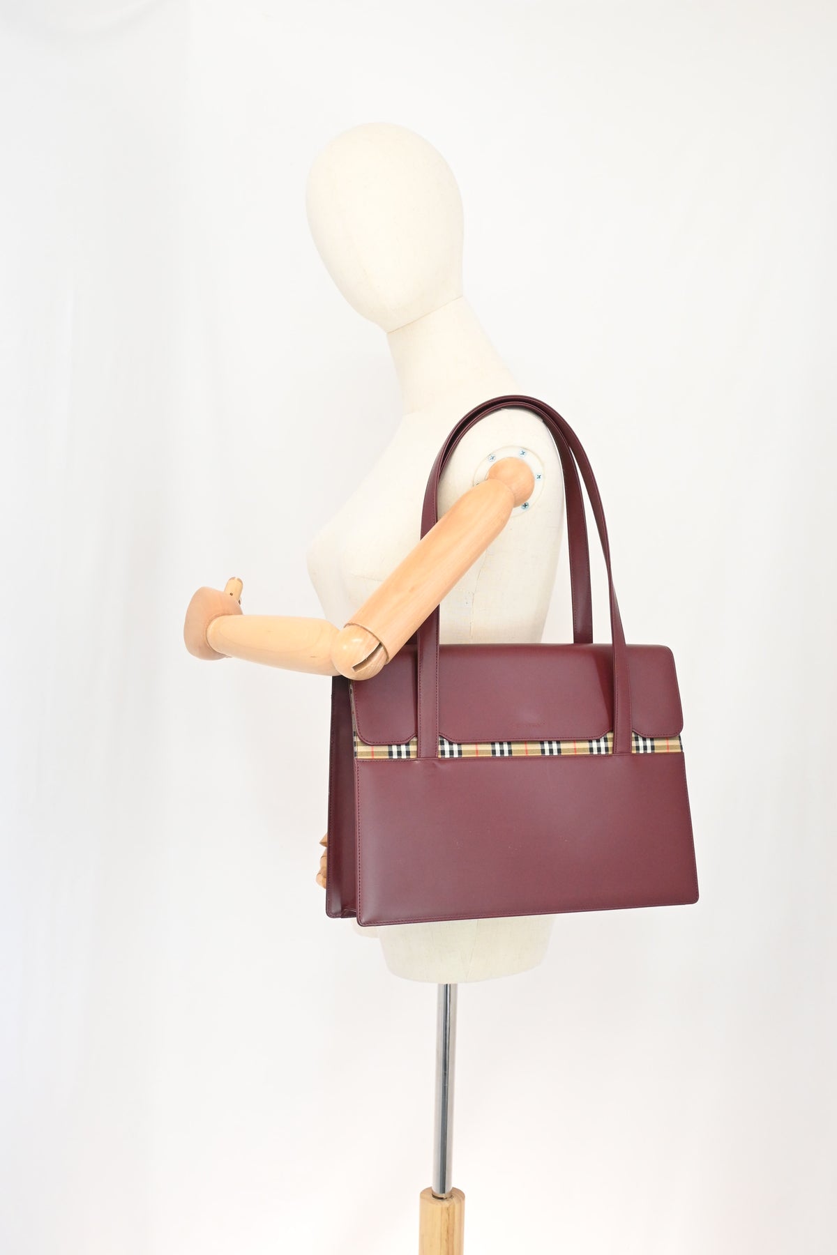 Burberry Shoulder Bag in Burgundy Leather
