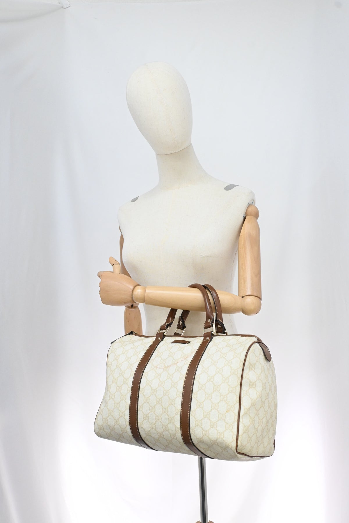 Gucci Boston Bag 35 in Ivory GG Supreme Canvas
