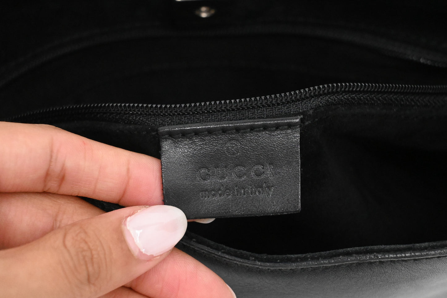 Gucci Shoulder Bag in Black Leather