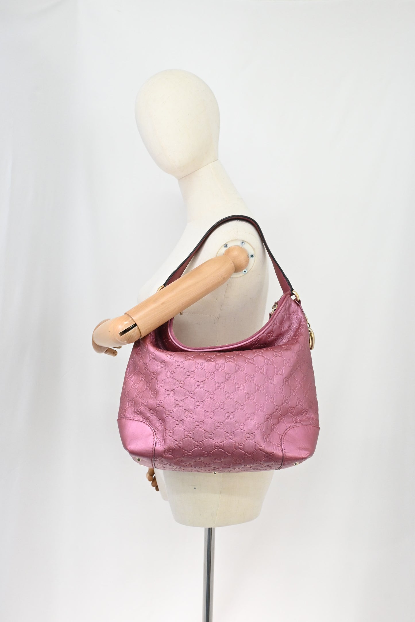 Gucic Shoulder Bag in Pink Guccissima Leather