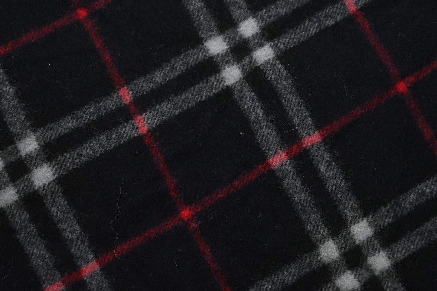 Burberry Scarf in Dark Navy Blue Lambswool