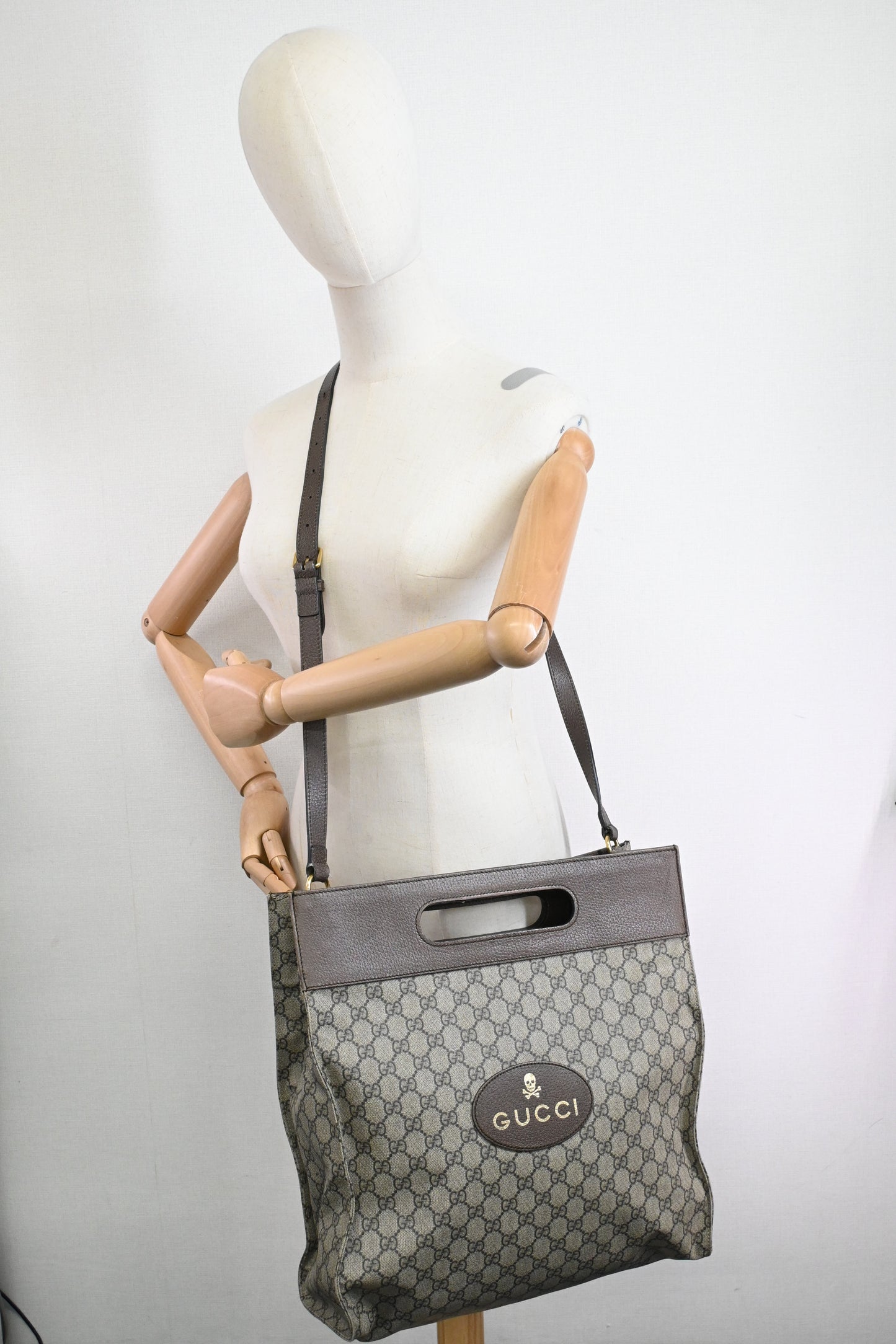 Gucci Skull 2way Tote Bag in GG Supreme Canvas