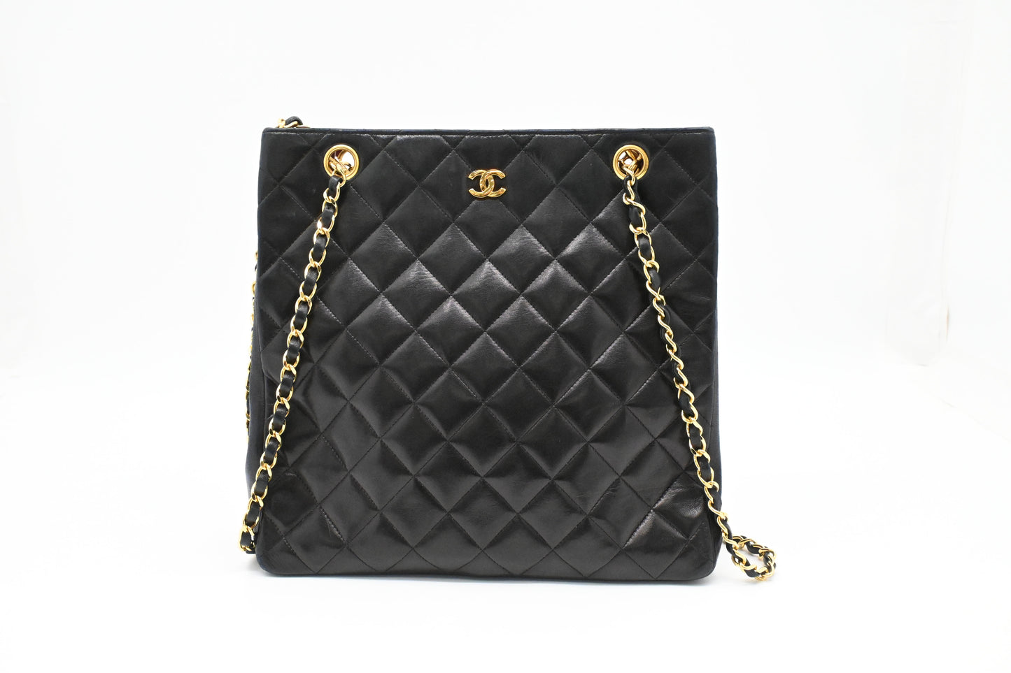Chanel Shoulder Bag in Black Mattelassé Leather