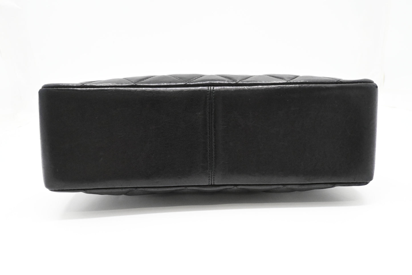 Chanel Shoulder Bag in Black Mattelassé Leather
