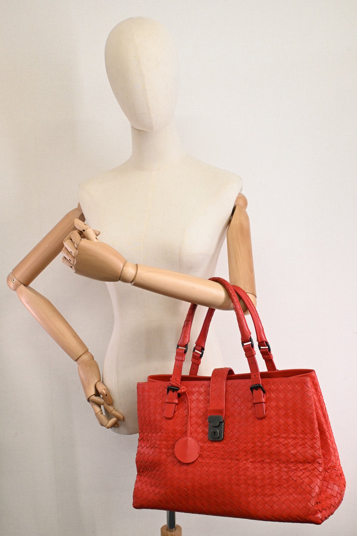 Bottega Veneta Handbag in Red Intrecciato Leather