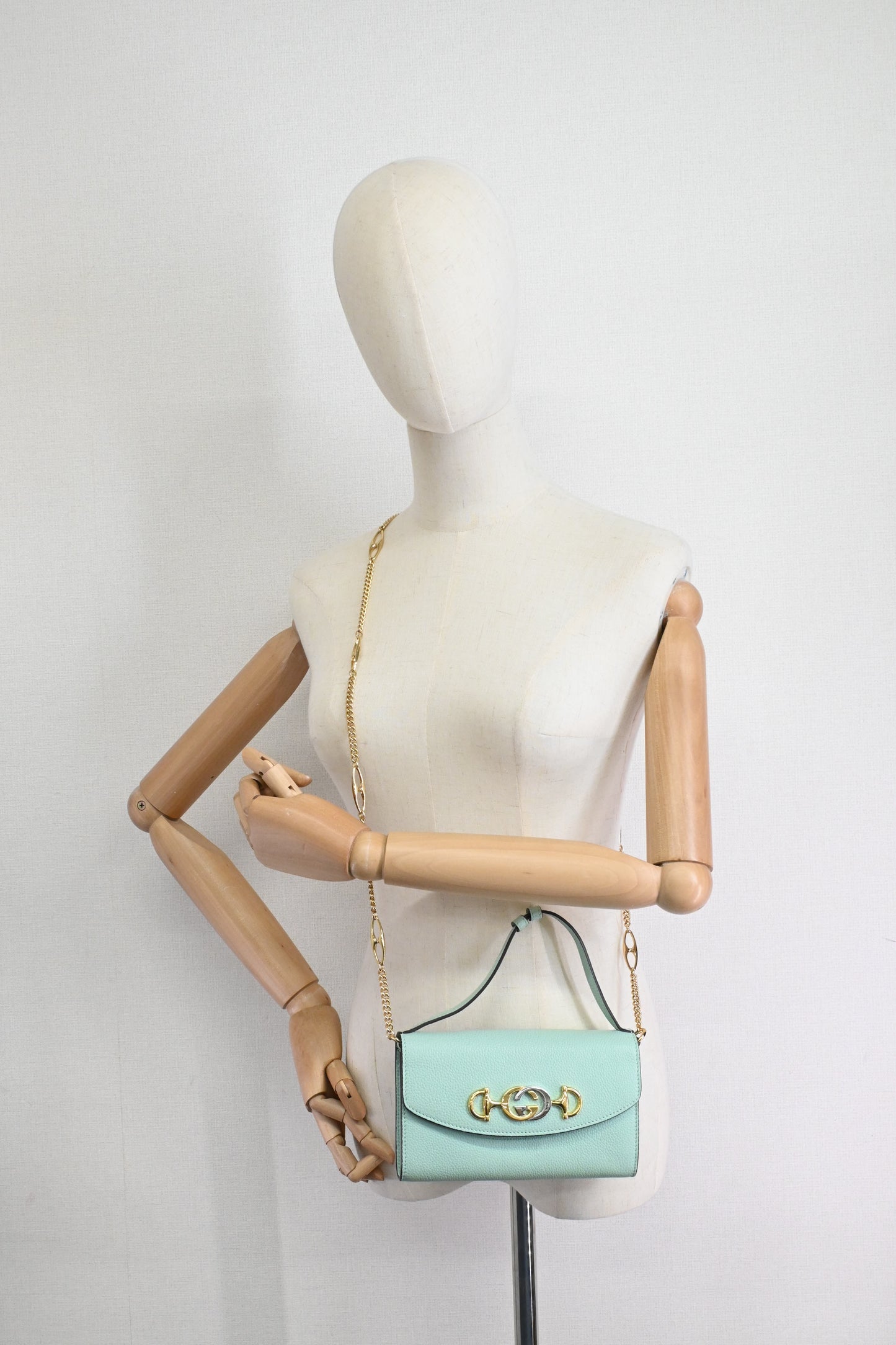 Gucci Chain Shoulder Bag in Green Leather