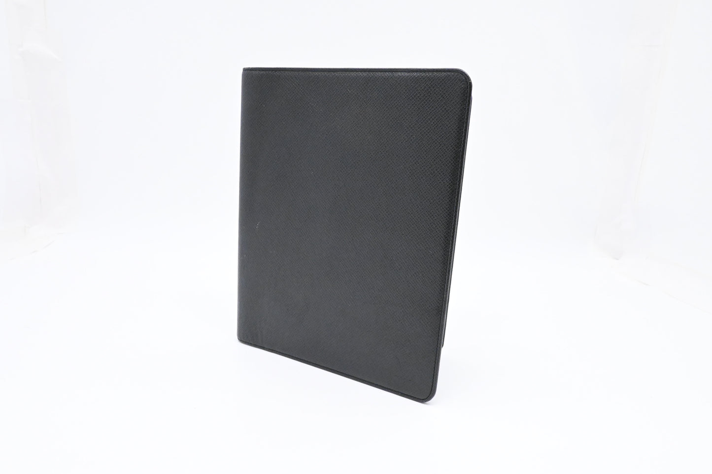 Louis Vuitton Agenda in Black Taiga Leather