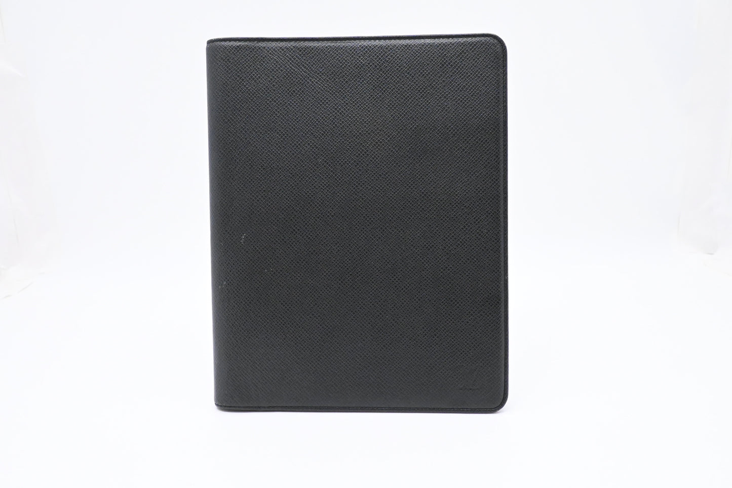 Louis Vuitton Agenda in Black Taiga Leather
