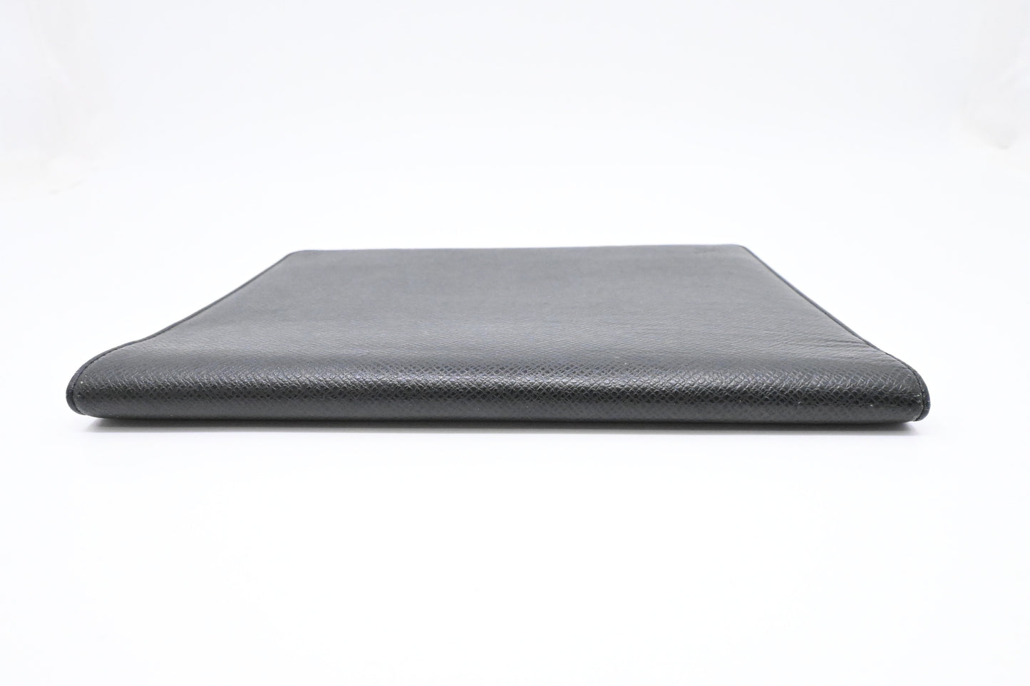 Louis Vuitton Agenda in Black Taiga Leather