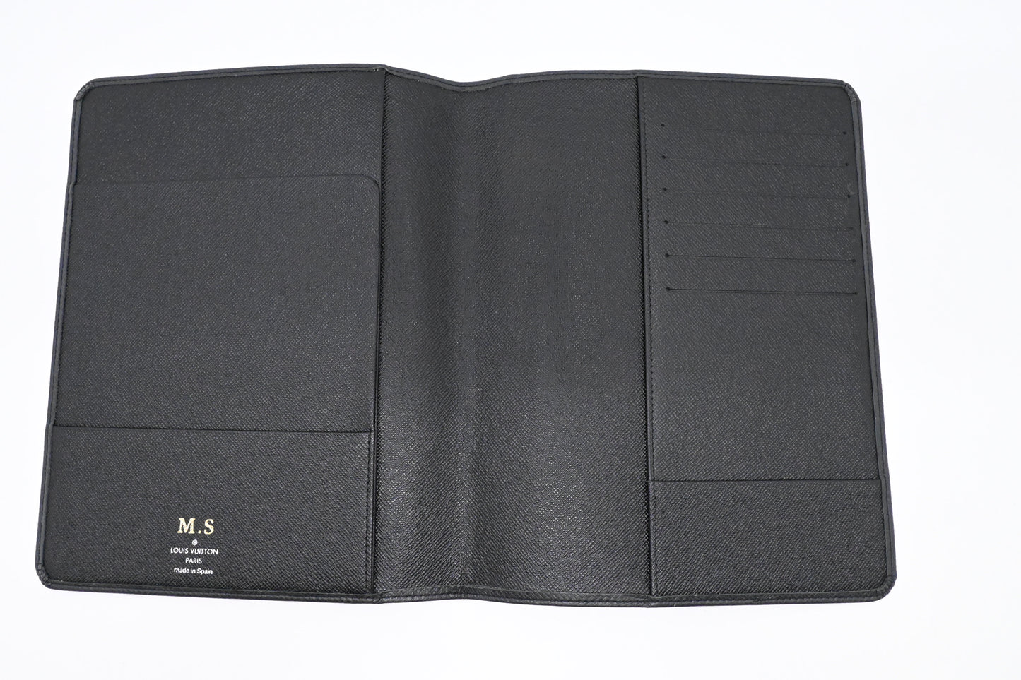 Louis Vuitton Agenda in Black Taiga Leather