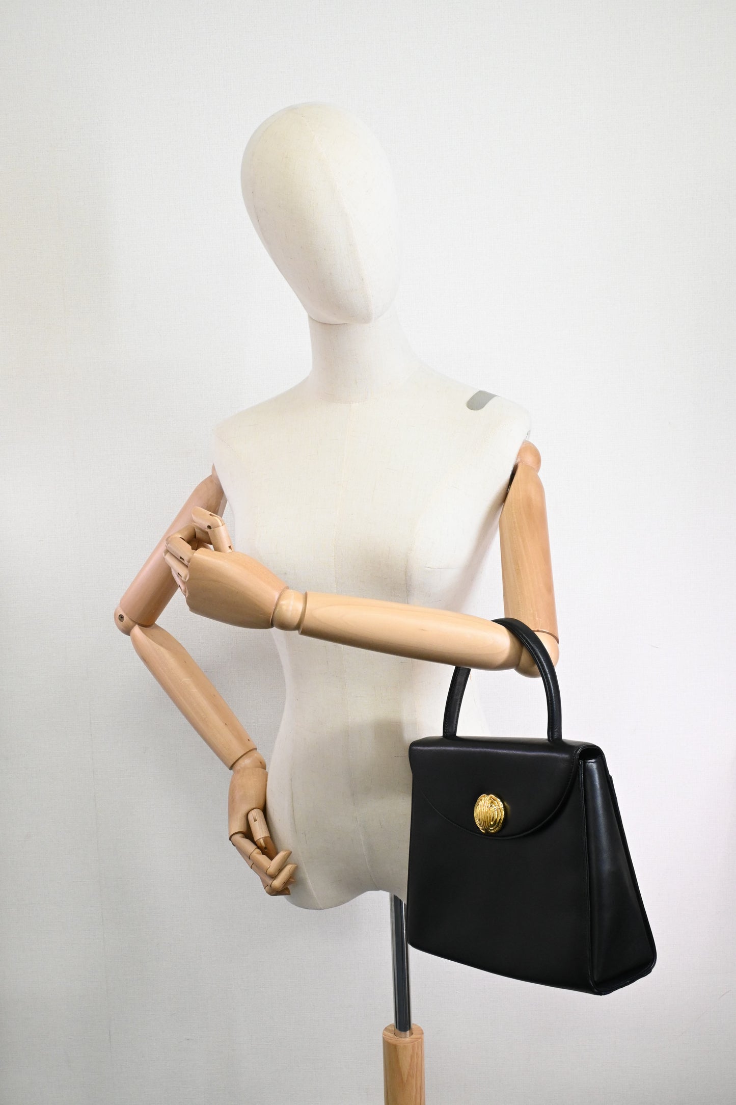 Givenchy Handbag in Black Leather