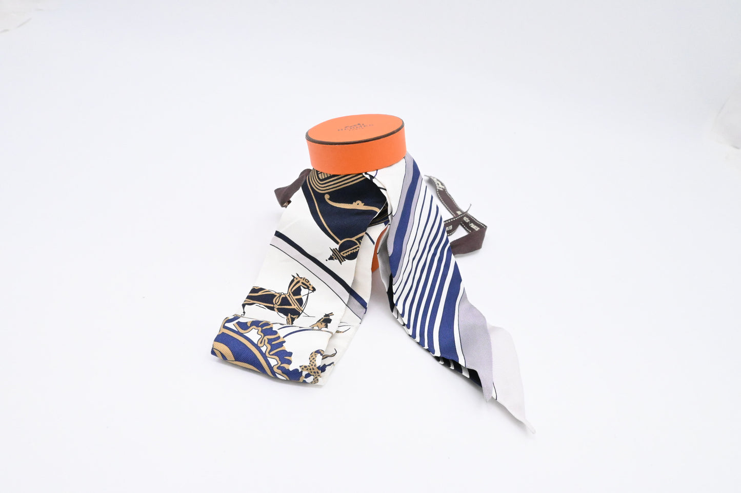 Hermes 'Ex Libris' Twilly in White and Blue Silk