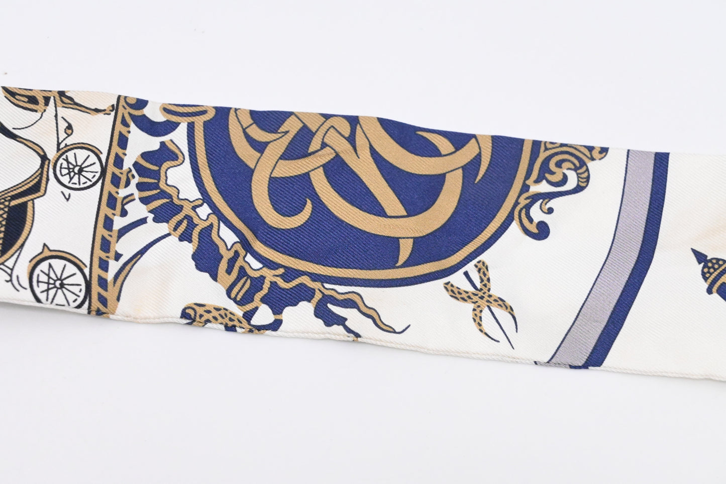 Hermes 'Ex Libris' Twilly in White and Blue Silk