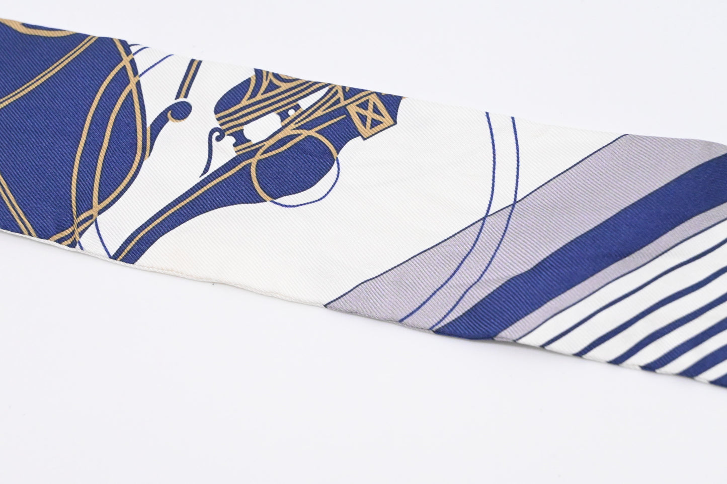 Hermes 'Ex Libris' Twilly in White and Blue Silk