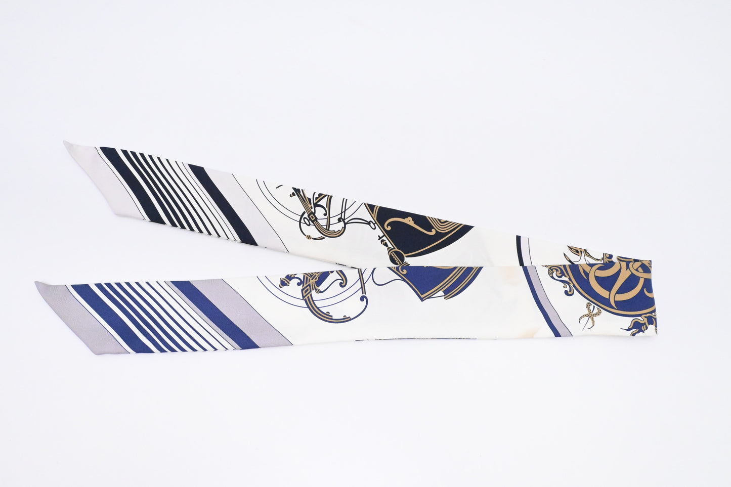 Hermes 'Ex Libris' Twilly in White and Blue Silk