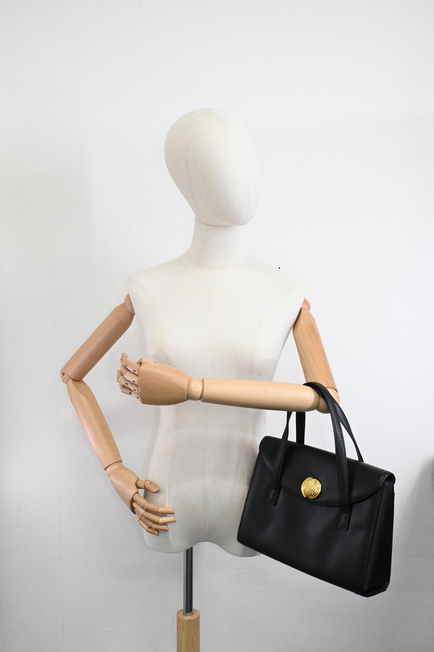 Givenchy Handbag in Black Leather