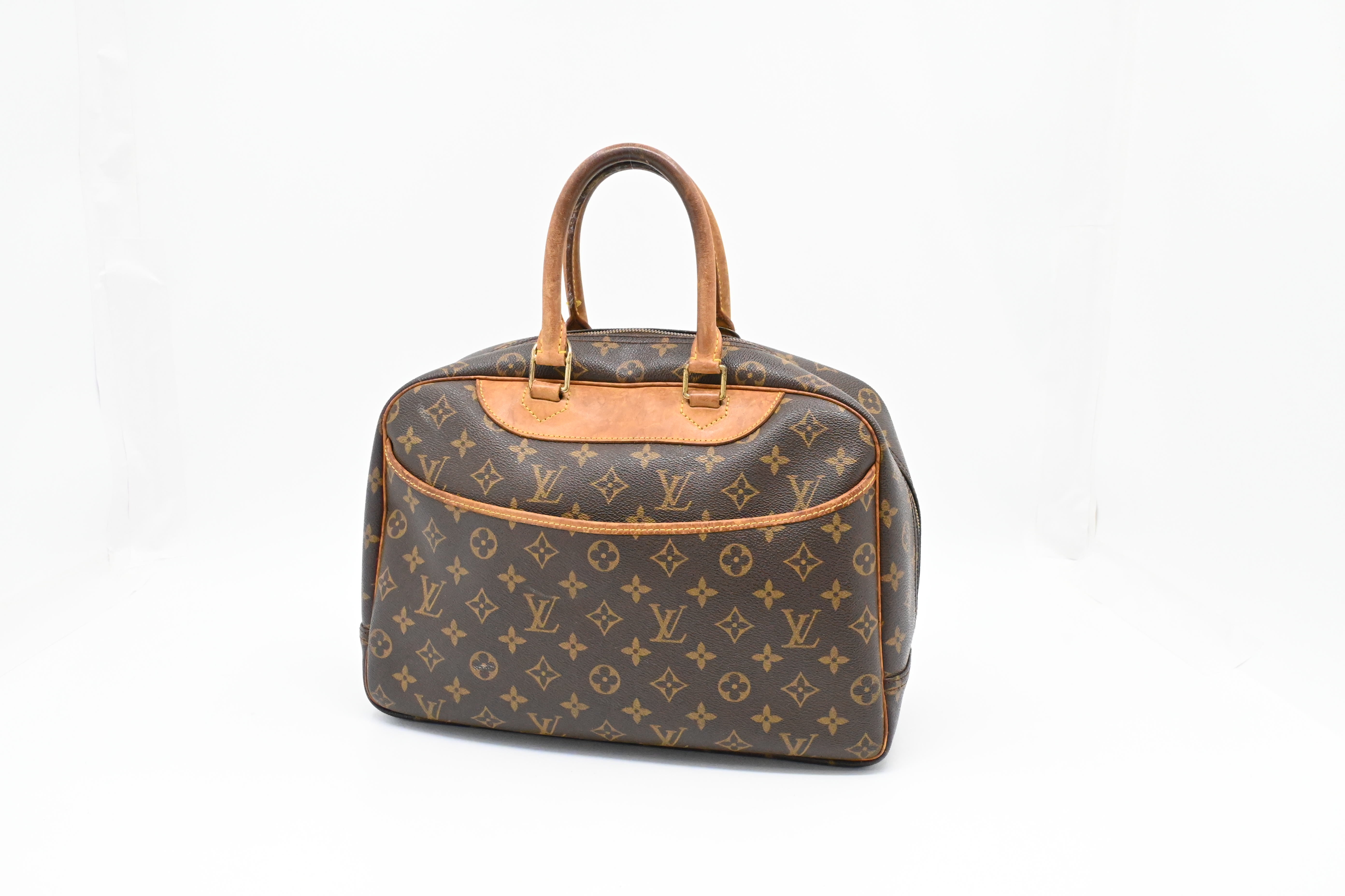 Louis Vuitton Deauville in Monogram Canvas – Weekly Lux Drop