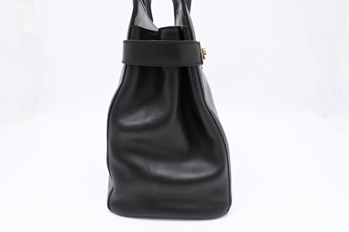 Ferragamo Shoulder Bag in Black Leather
