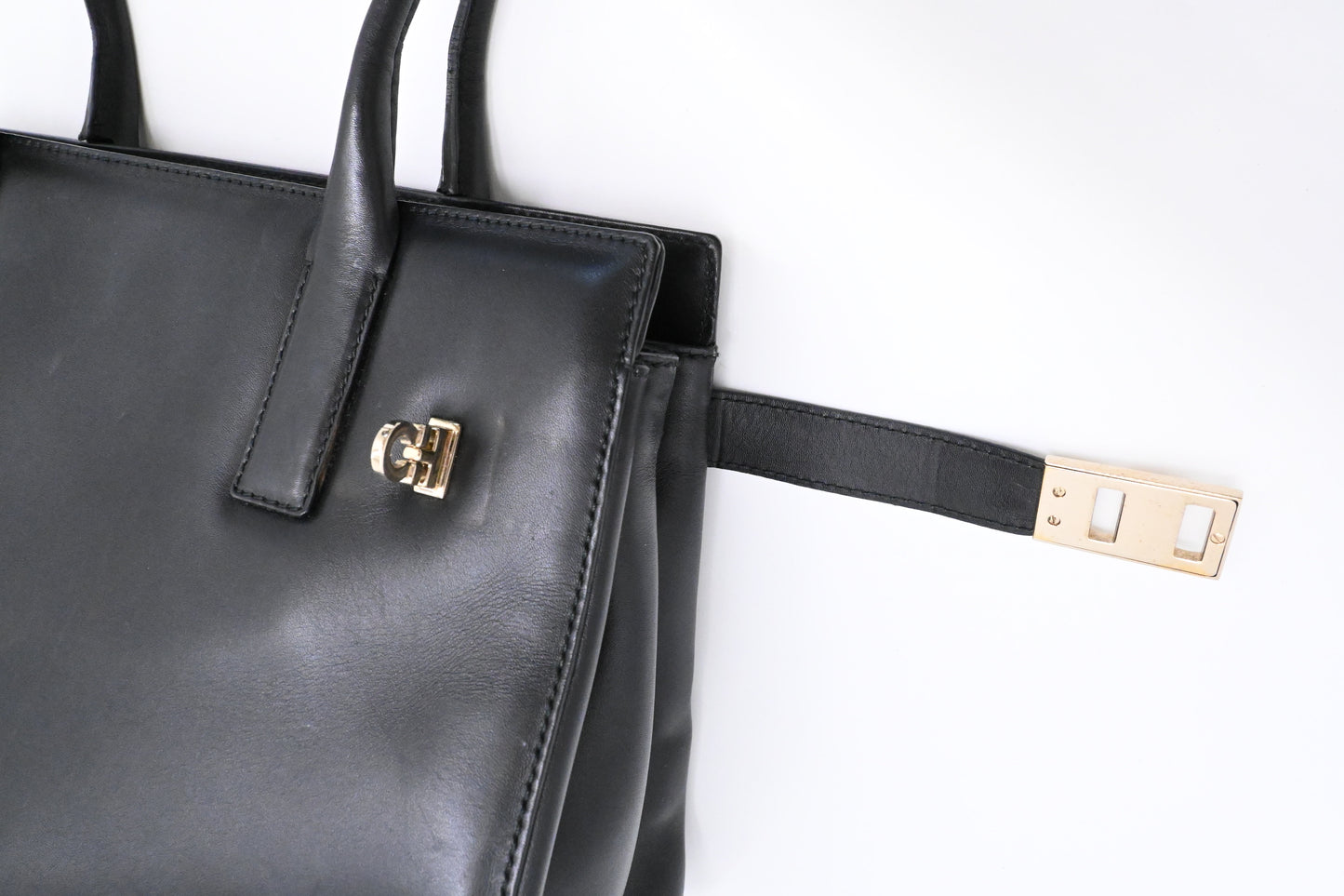 Ferragamo Shoulder Bag in Black Leather
