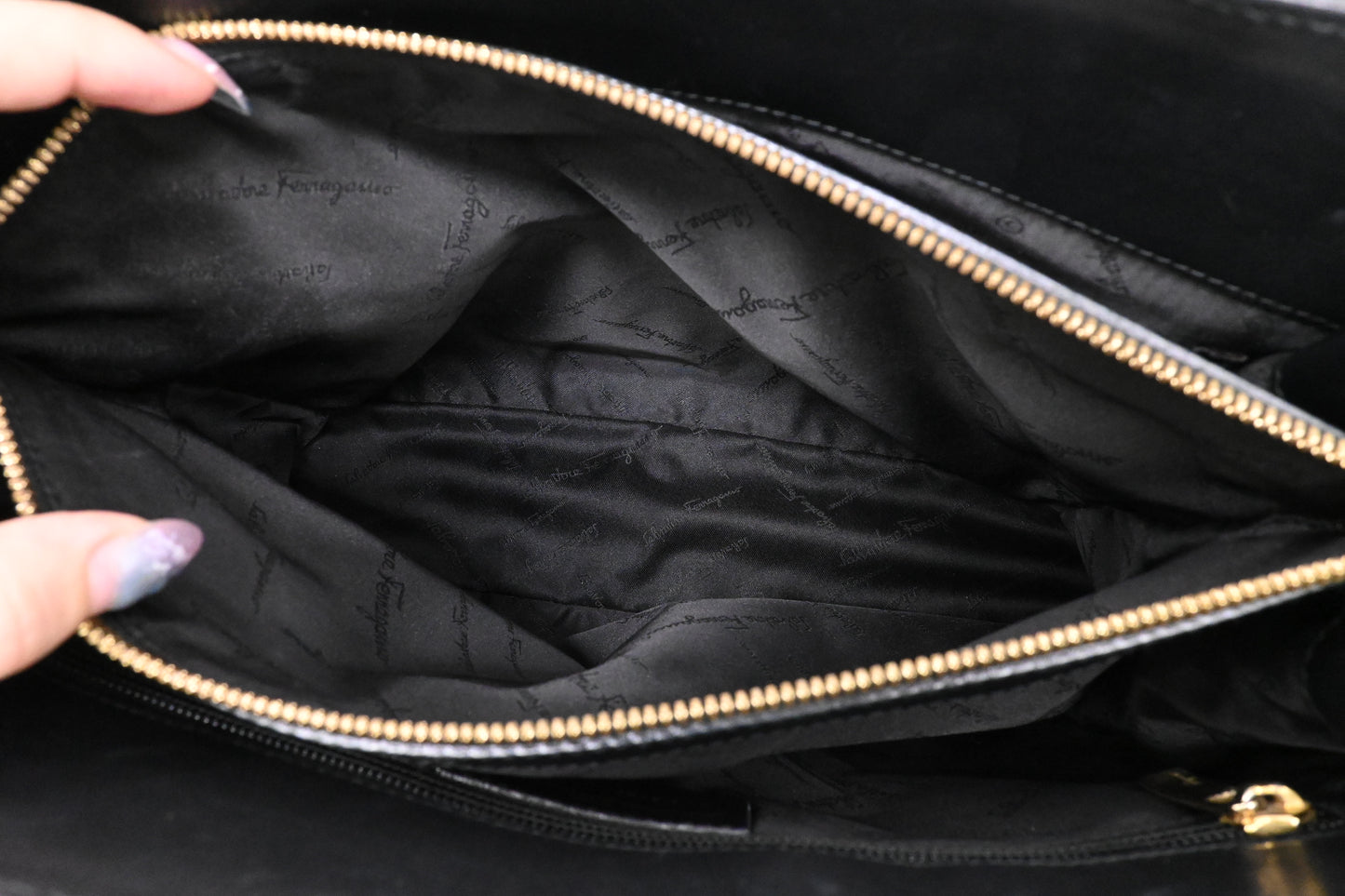 Ferragamo Shoulder Bag in Black Leather