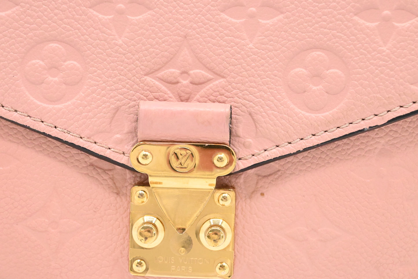 Louis Vuitton Pochette Métis in Pink Empreinte Leather
