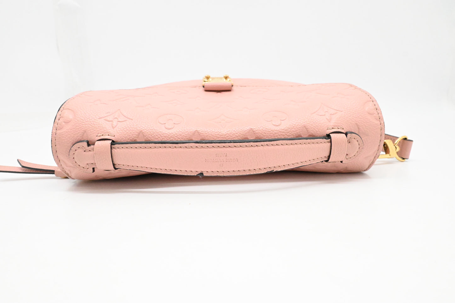 Louis Vuitton Pochette Métis in Pink Empreinte Leather