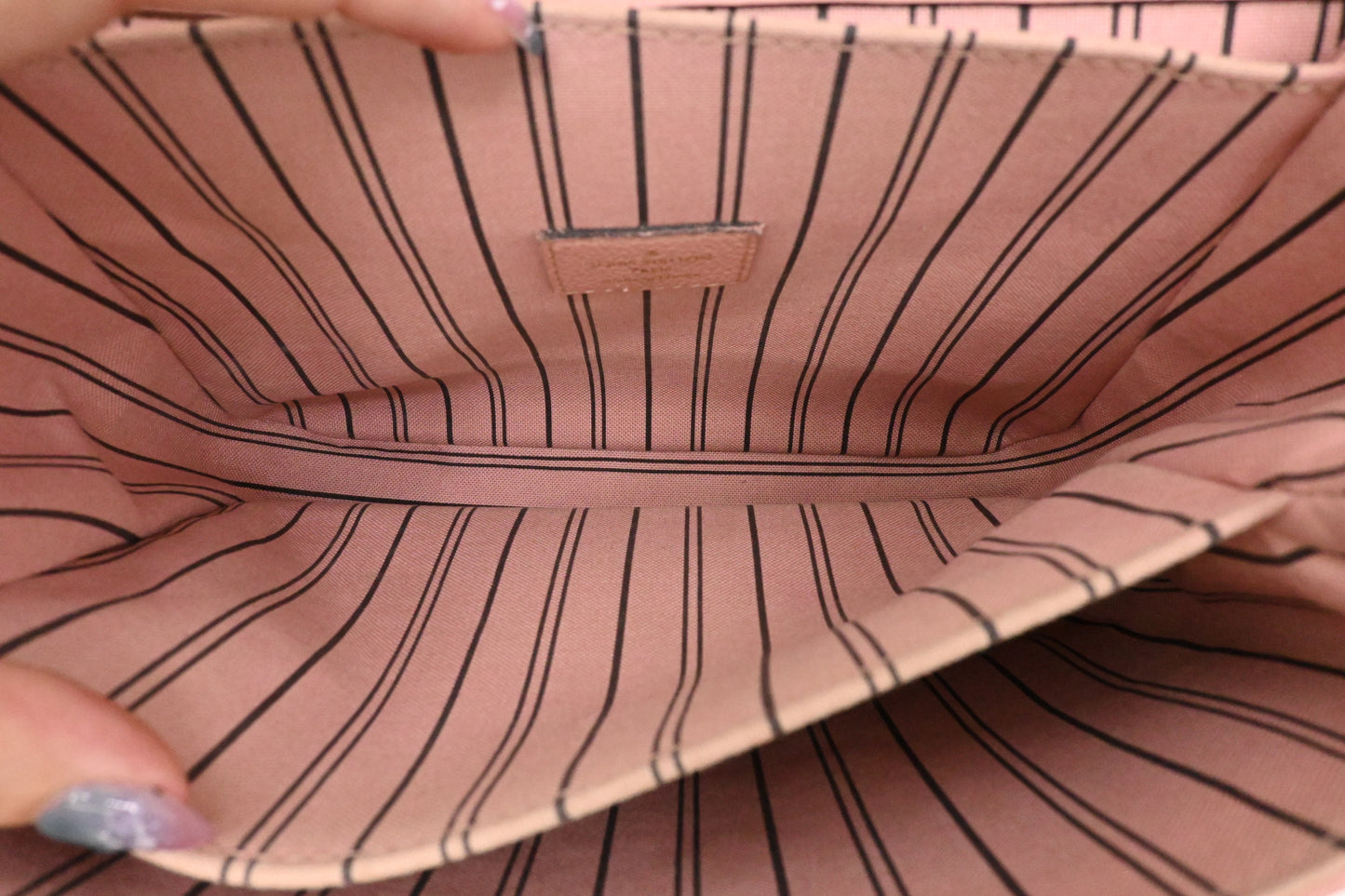 Louis Vuitton Pochette Métis in Pink Empreinte Leather