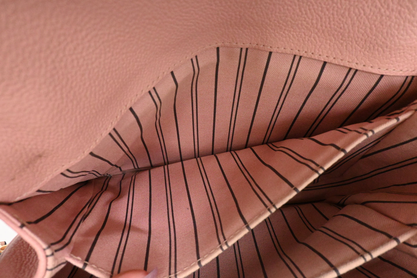 Louis Vuitton Pochette Métis in Pink Empreinte Leather