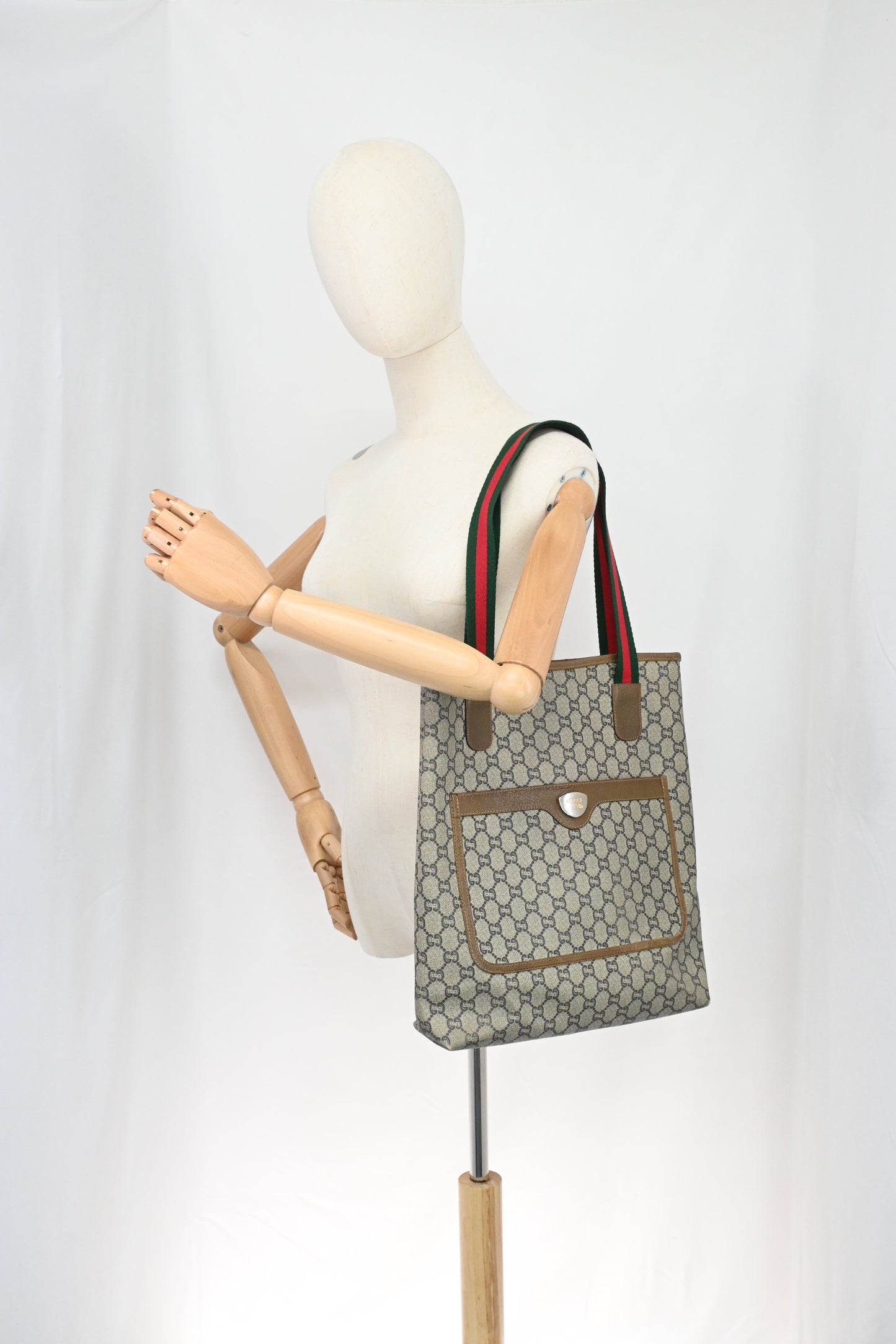 Gucci Plus Tote in GG Plus Canvas