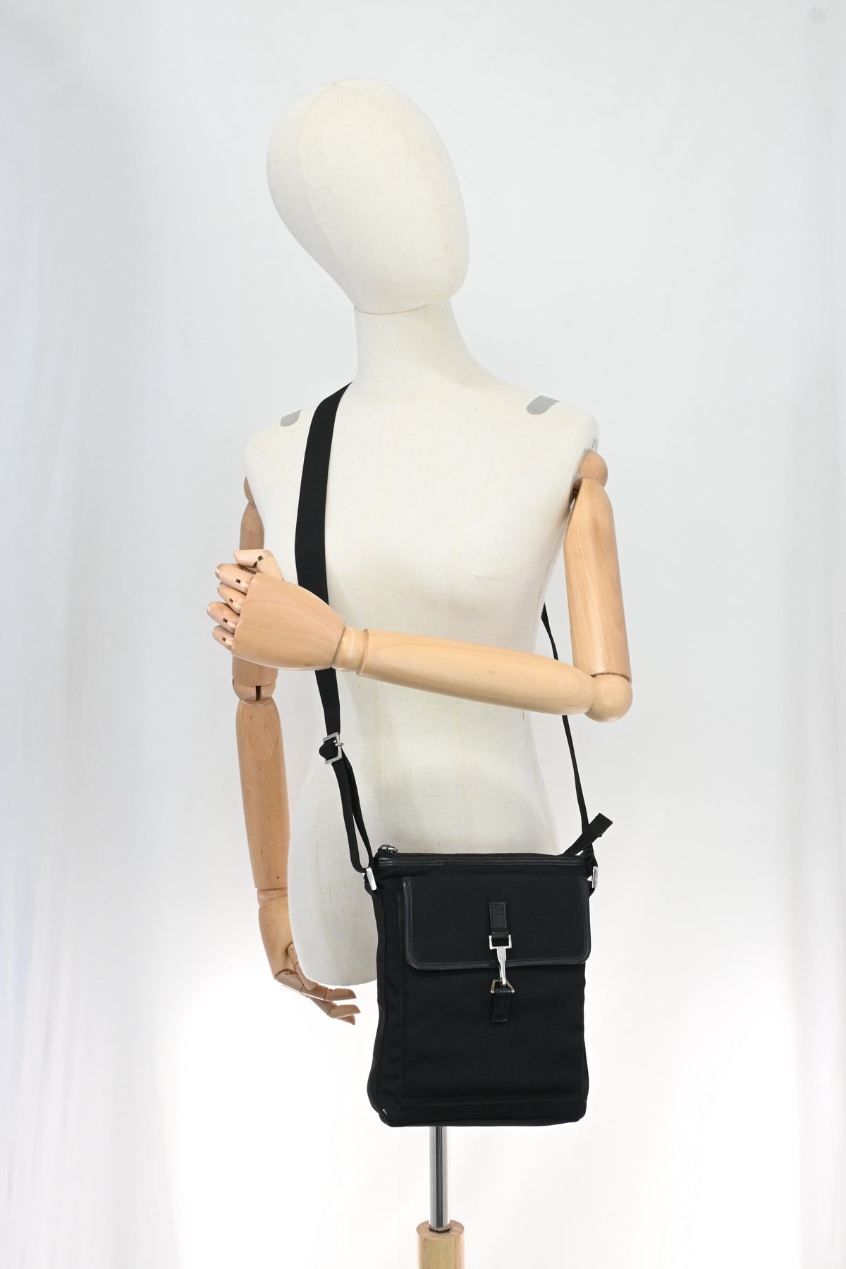 Gucci Crossbody Bag in Black Canvas