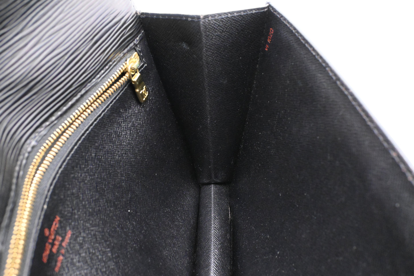 Louis Vuitton Sellier Dragonne in Black Epi Leather