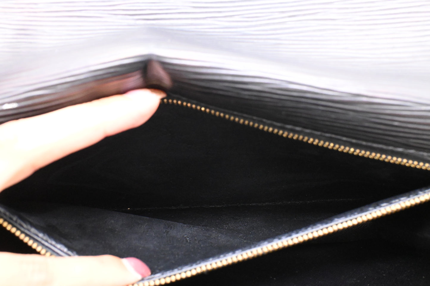 Louis Vuitton Sellier Dragonne in Black Epi Leather