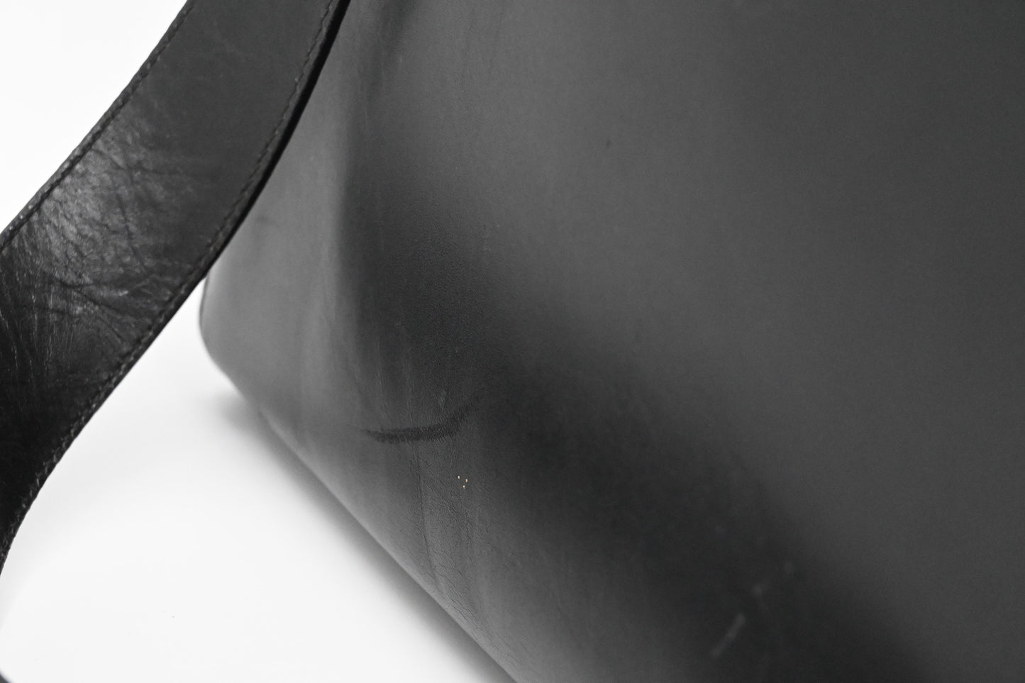 Ferragamo Shoulder Bag in Black Leather