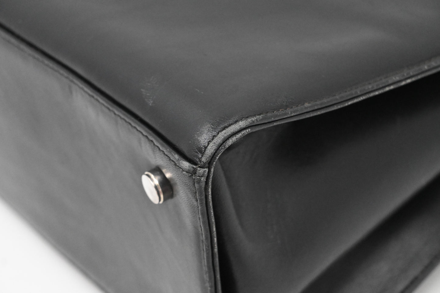 Ferragamo Shoulder Bag in Black Leather