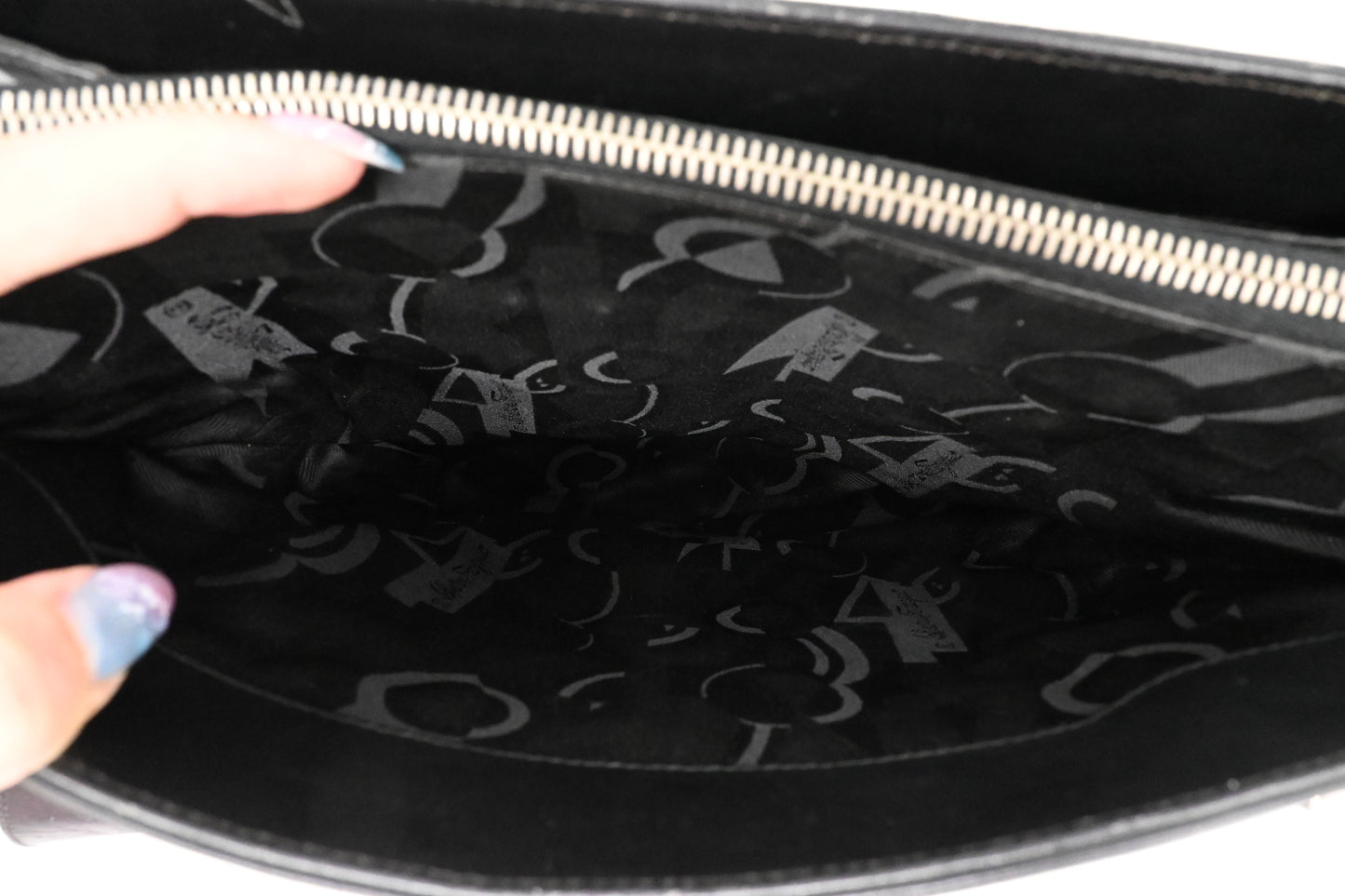 Ferragamo Shoulder Bag in Black Leather