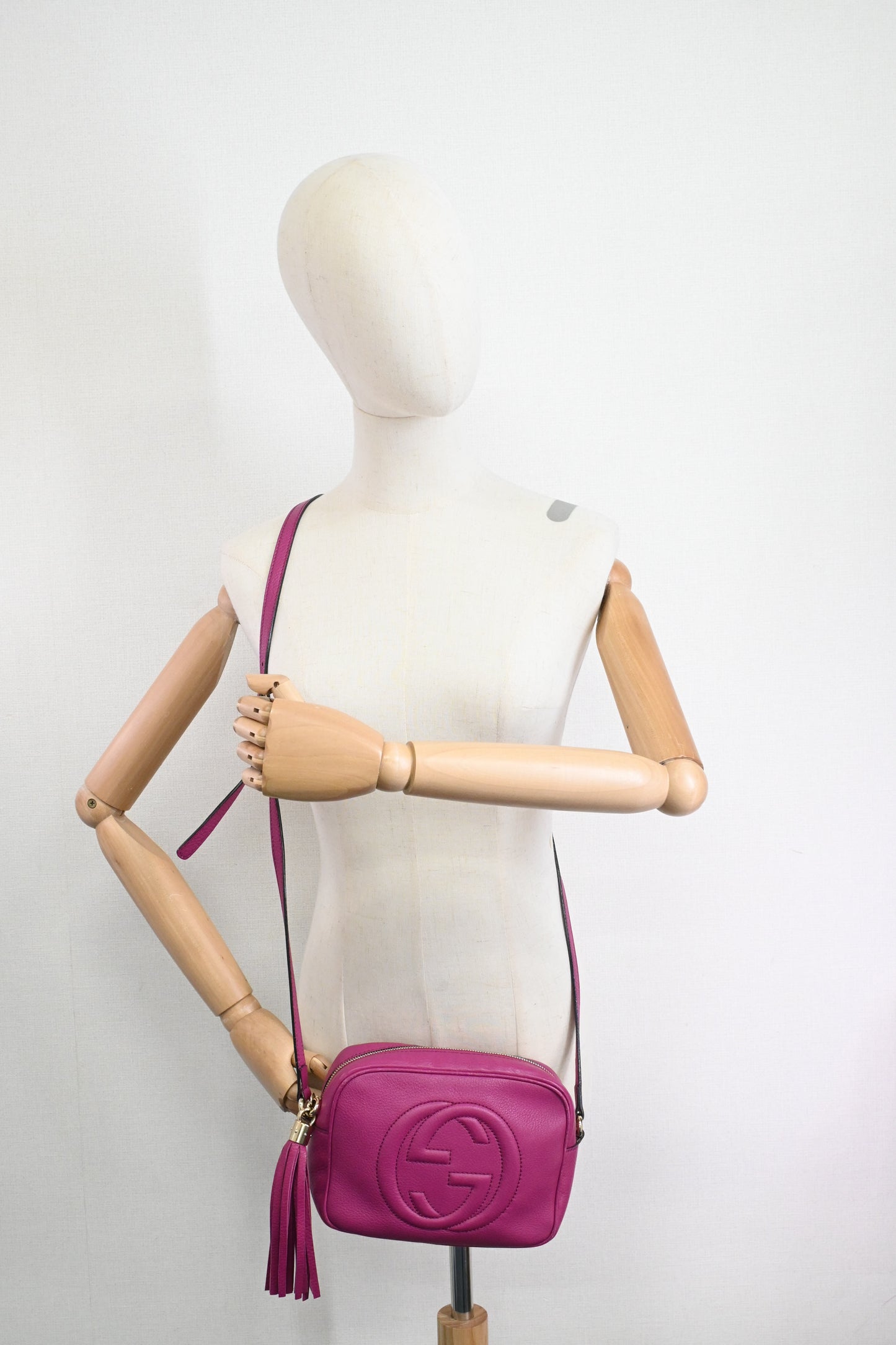 Gucci Soho Disco in Fuchsia Leather